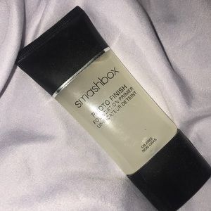 Smashbox photo finish foundation primer.